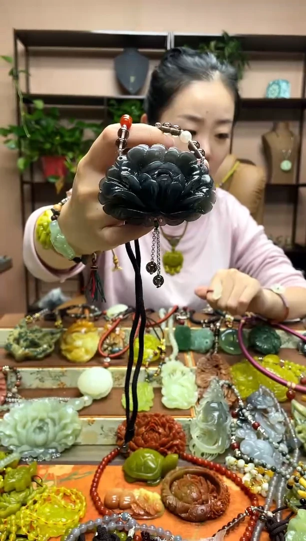 未镶嵌岫玉吊坠·