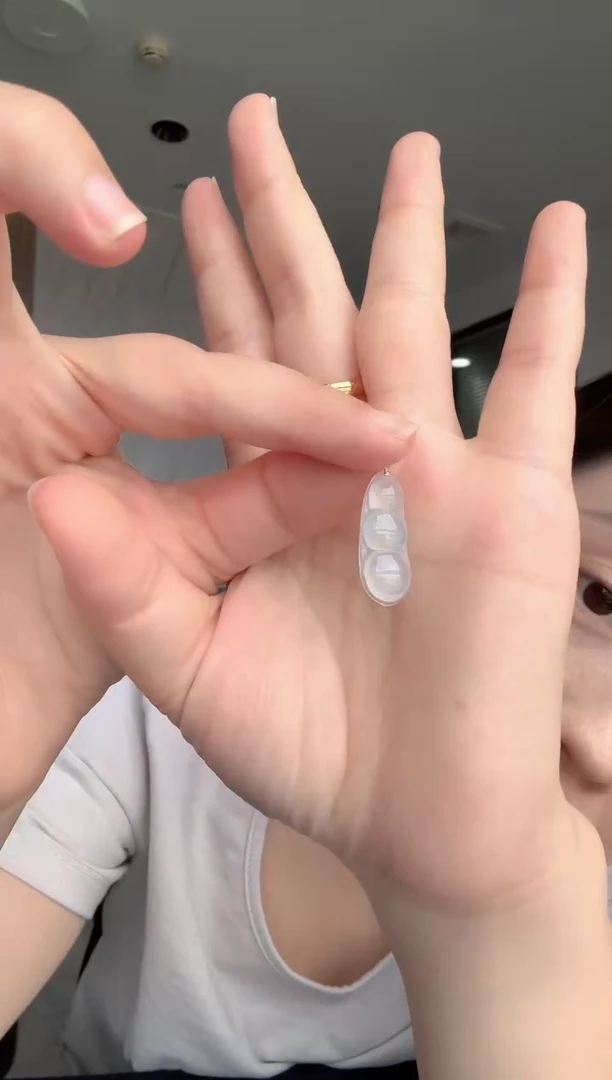 翡翠18K金镶嵌吊坠(不含链)四季豆吊坠 多样性发1