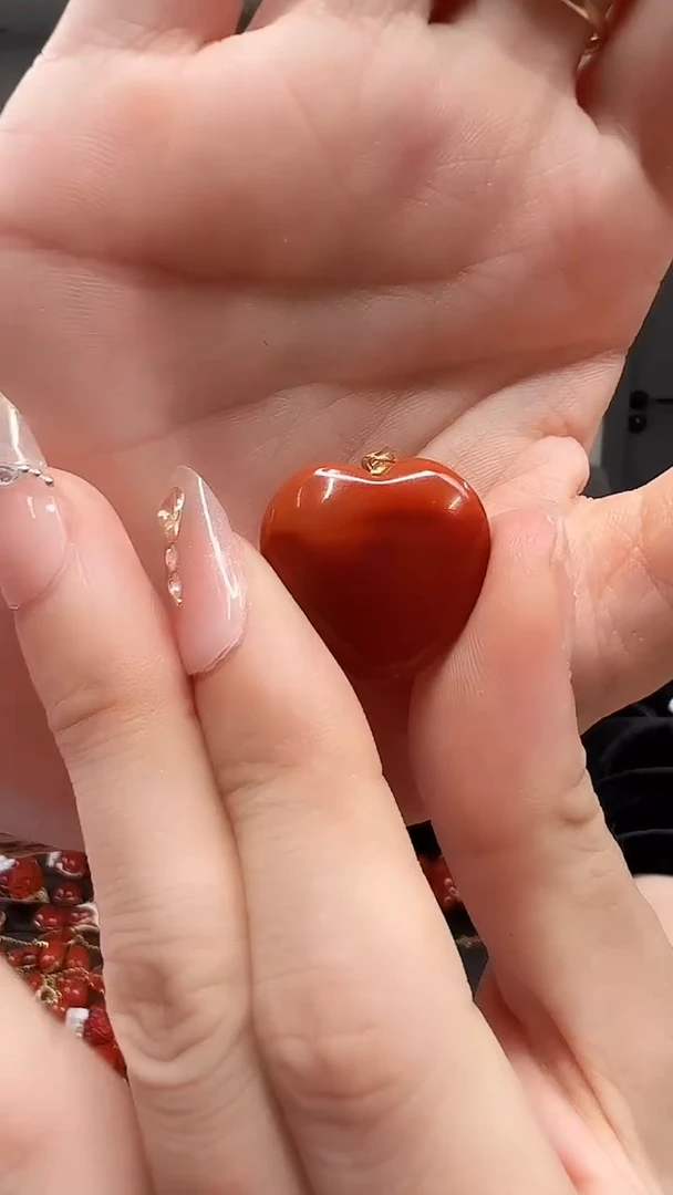 南红玛瑙18K金镶嵌吊坠(不含链)/爱心款