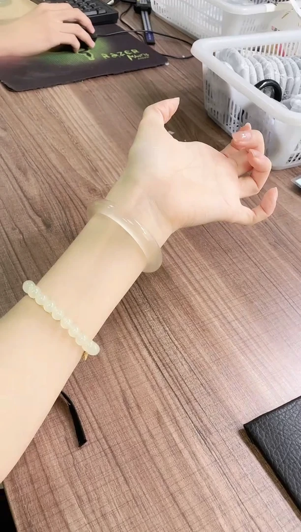 未镶嵌手镯石英质玉316-54