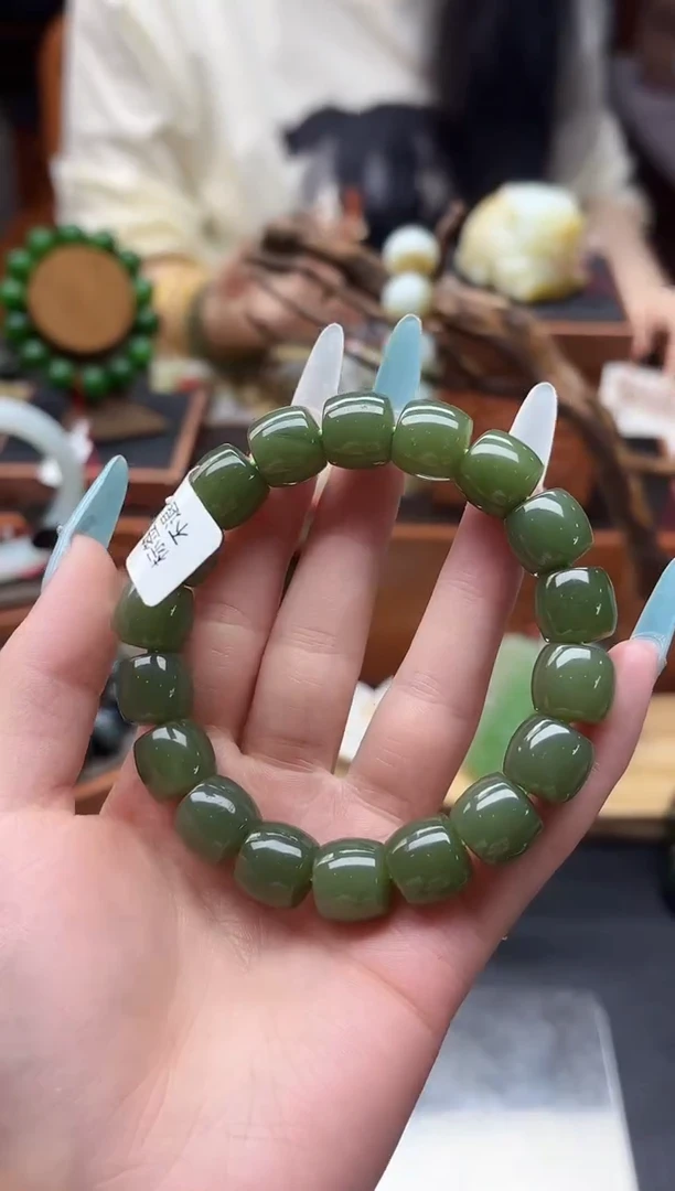 未镶嵌手串和田玉董小姐推荐 多样性发货 拍一发一xjcq12