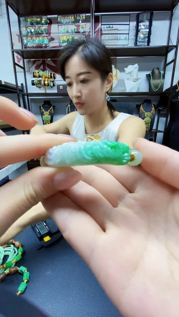 颈饰未镶嵌翡翠翡翠手牌