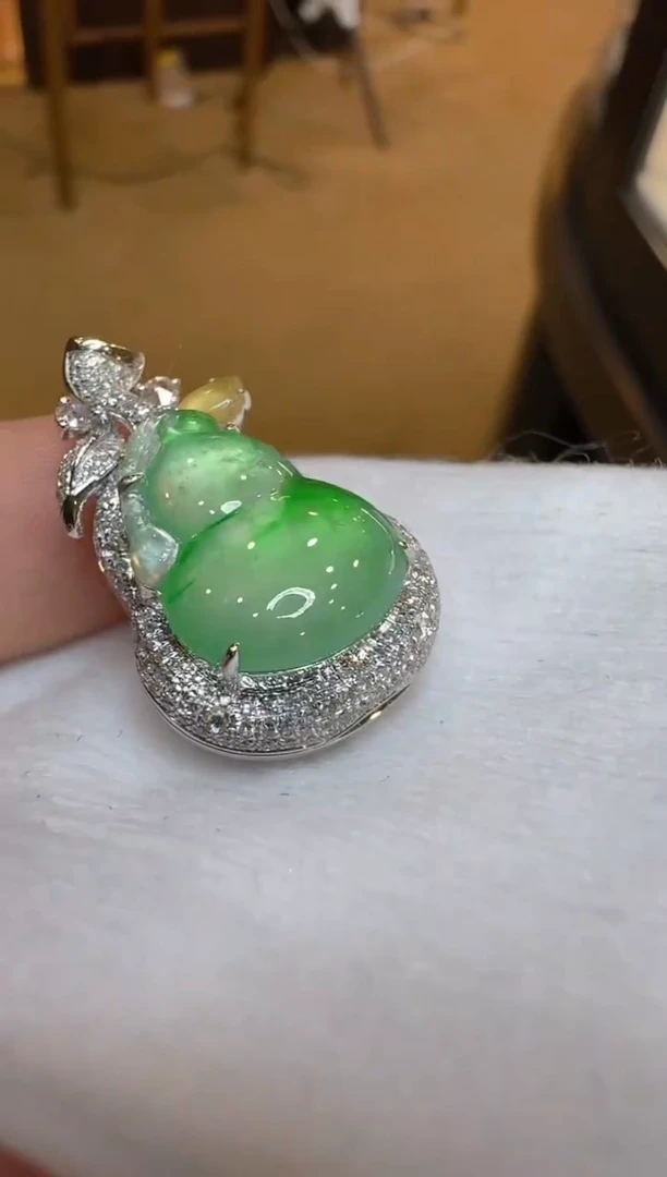 翡翠18K金镶嵌吊坠(不含链)多样性团购发一件