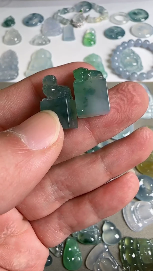 吊坠(不含链)未镶嵌翡翠.