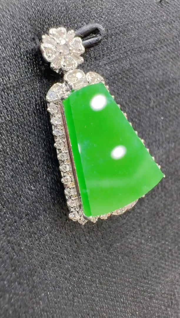 吊坠(不含链)18K金镶嵌翡翠多样性团购发一件