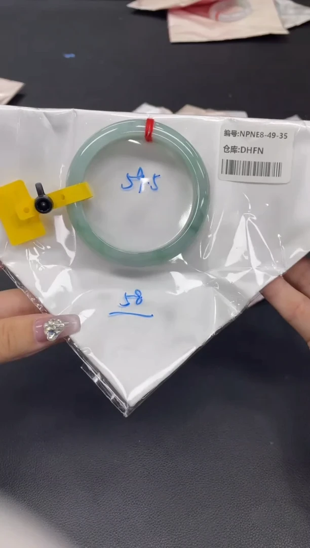 未镶嵌手镯翡翠翡翠手镯
