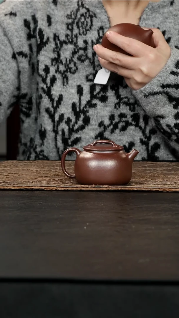 茶壶紫砂L****•柴烧底槽青文人井栏150cc