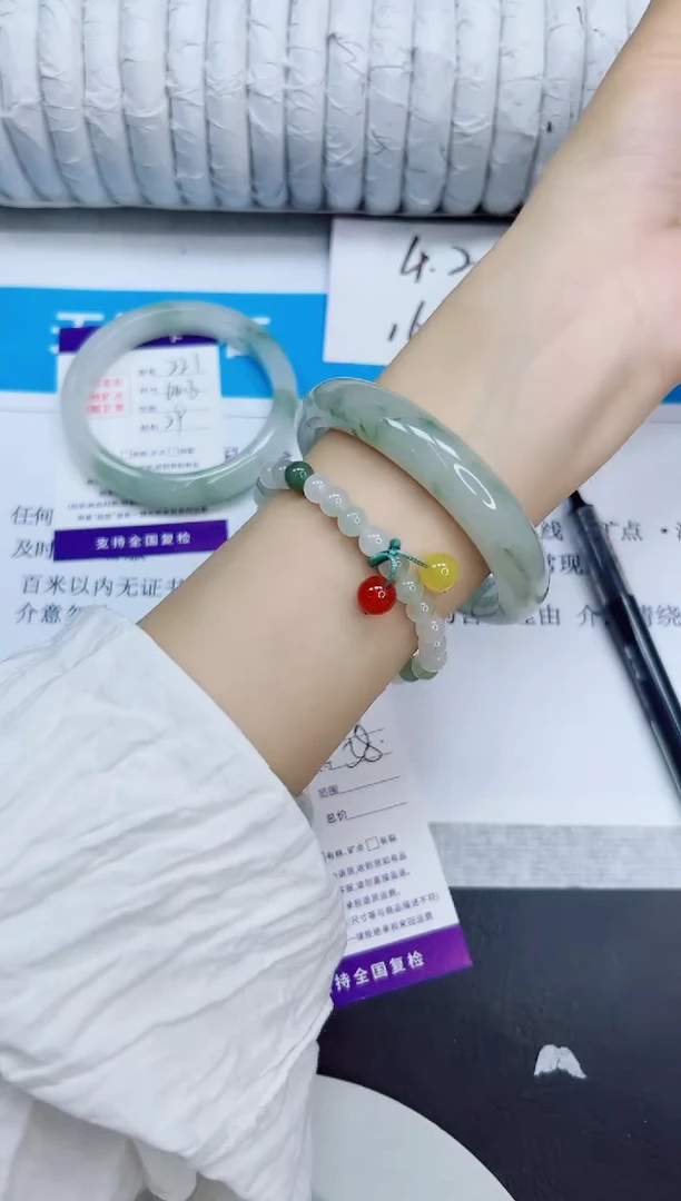 石英质玉手镯未镶嵌222/58
