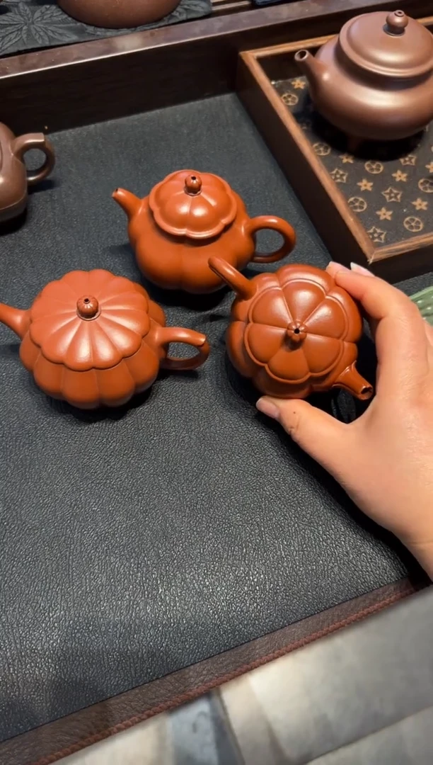 【闪购商品】紫砂茶壶繁花 朱泥