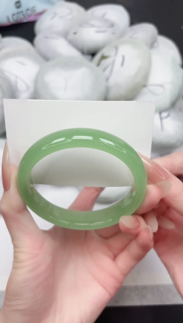 未镶嵌手镯石英质玉4-65.1