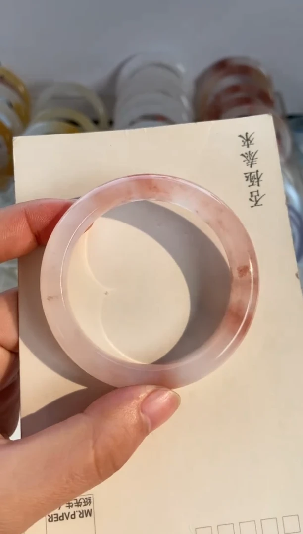 【闪购商品】石英质玉手镯未镶嵌桃花1