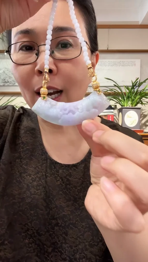翡翠未镶嵌颈饰国风