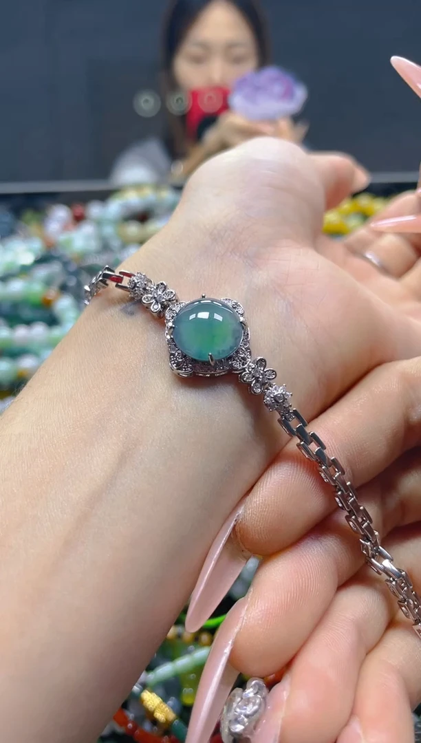 颈饰未镶嵌翡翠/U/翡翠A货，一件也是批发价