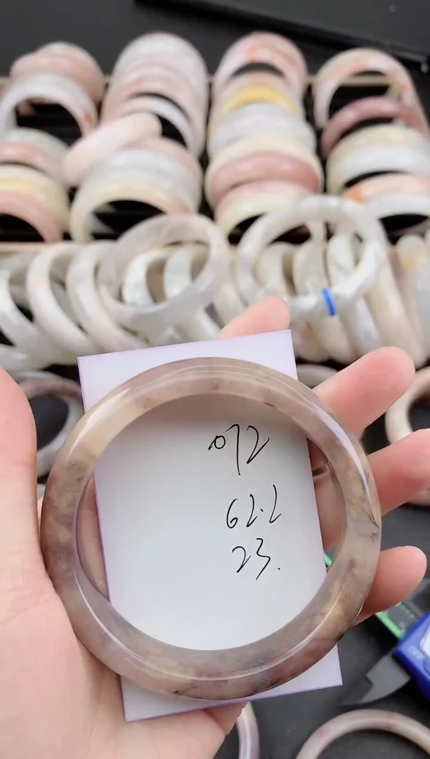 未镶嵌手镯石英质玉（金丝玉）072