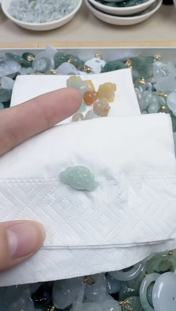 裸石翡翠204号，A货翡翠