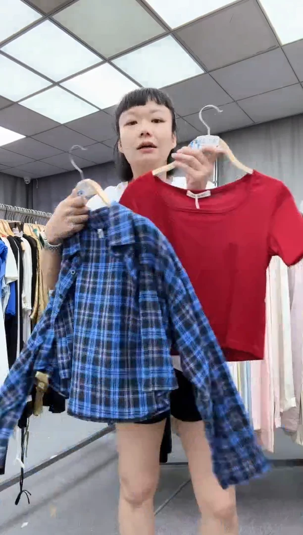 大哥家漂亮衣服漂亮颜色