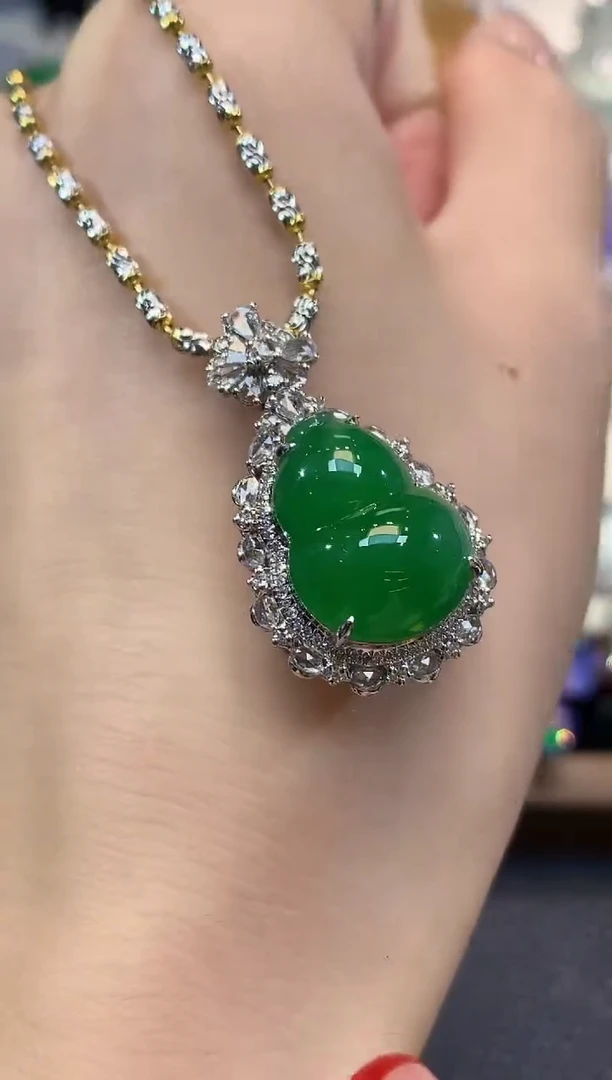 吊坠(不含链)18K金镶嵌翡翠b68