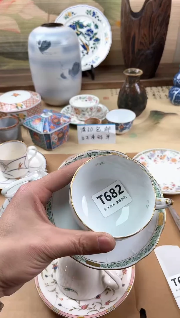 瓷片甜**吖682