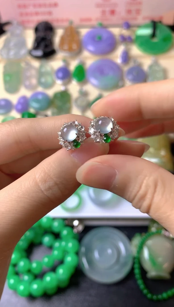 18K金镶嵌翡翠耳饰b****耳饰