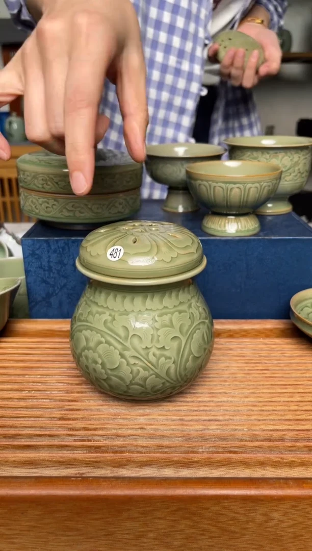 其他481吴琼纯手工镂空香炉