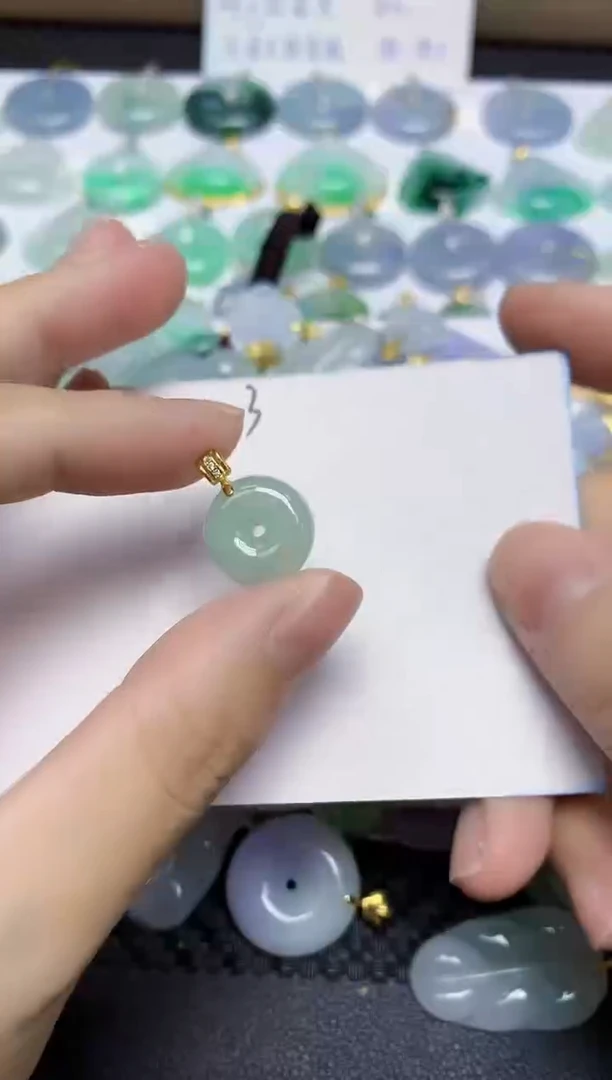 翡翠未镶嵌颈饰天然缅甸翡翠A货