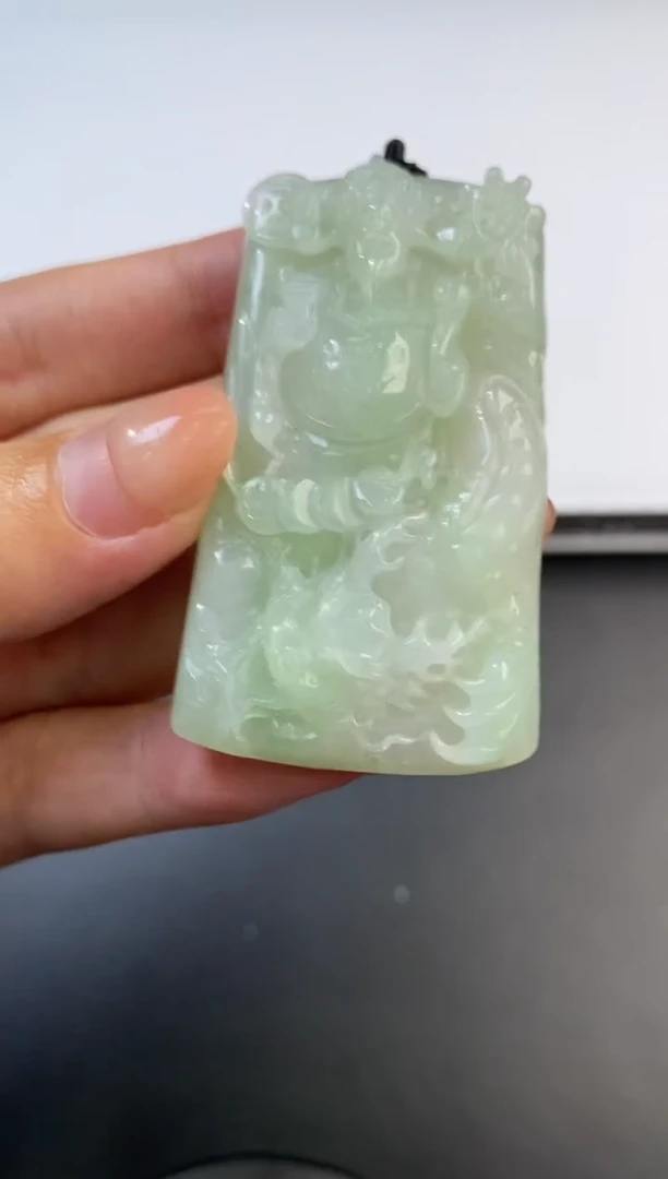 未镶嵌挂件翡翠373169    多人