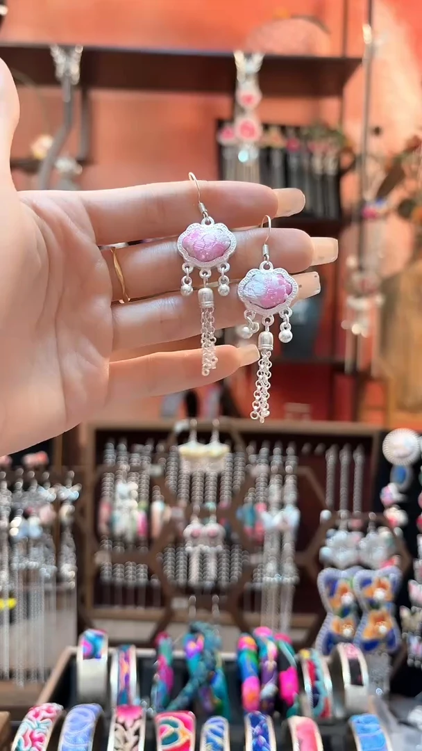 织绣云织谣民族风精美饰品   214