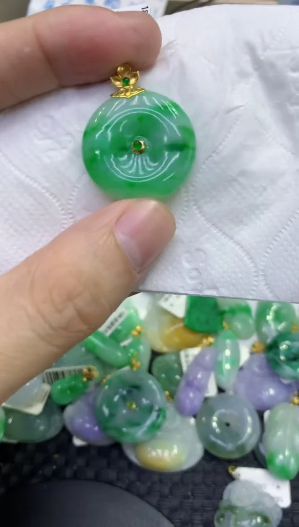 颈饰18K金镶嵌翡翠天然缅甸A货翡翠