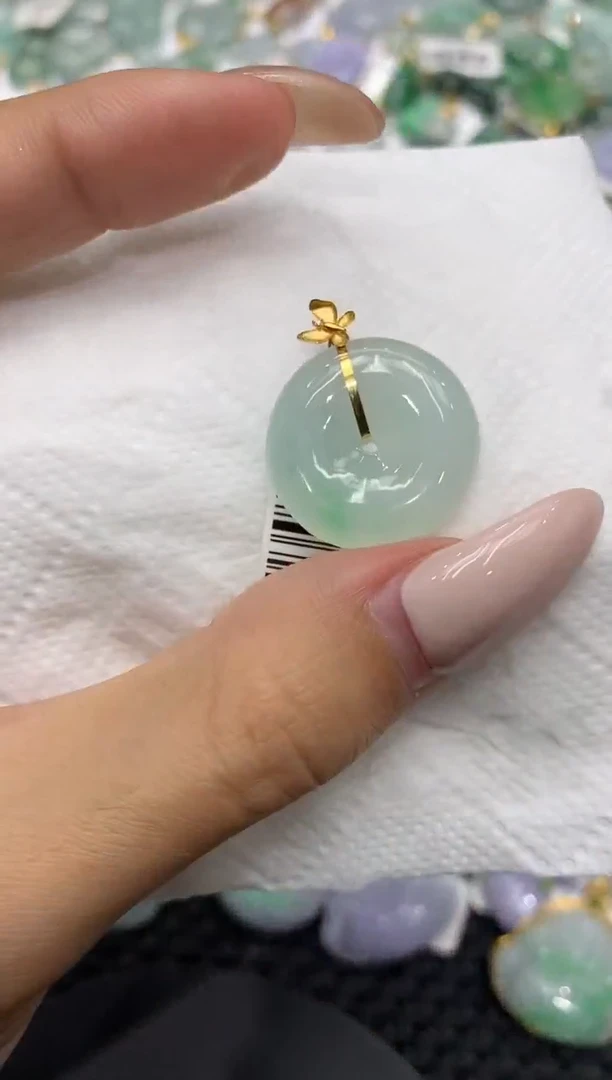 颈饰18K金镶嵌翡翠111111111111