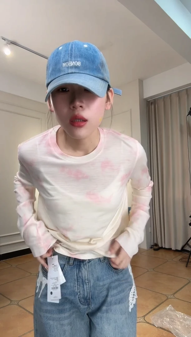l****?设计师品牌白粉色打底