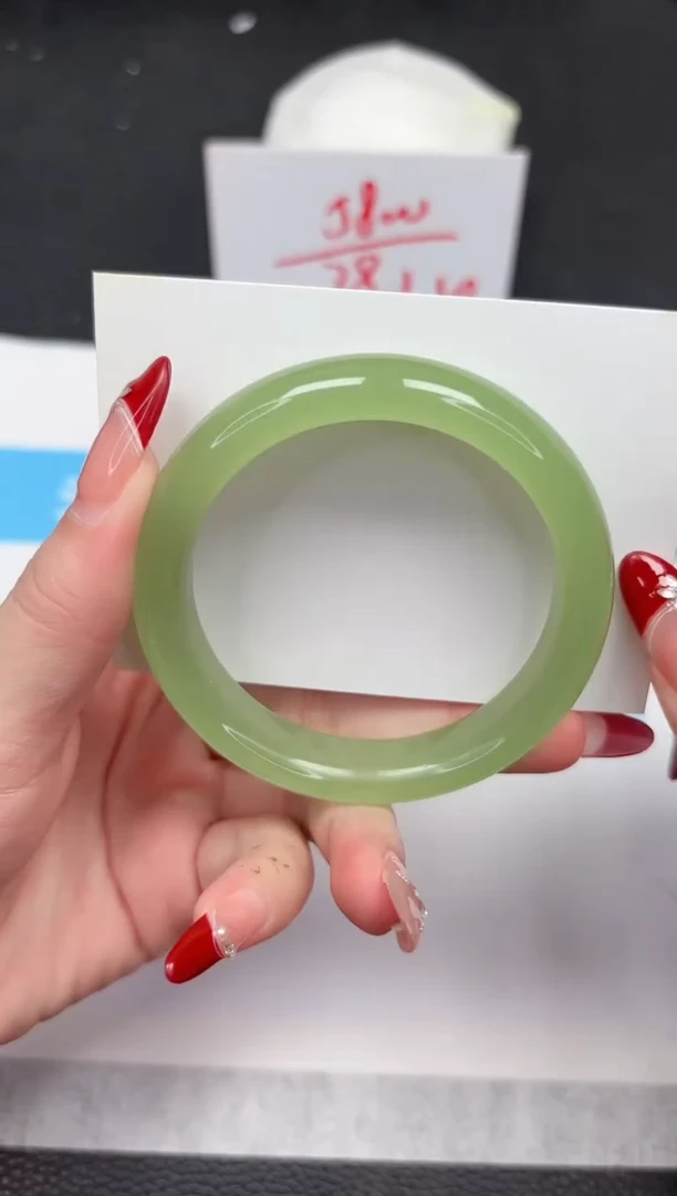 【闪购商品】石英质玉手镯未镶嵌97-55.5