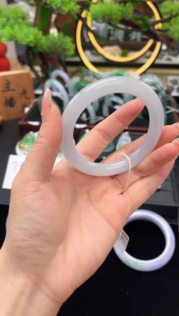 未镶嵌手镯翡翠手镯