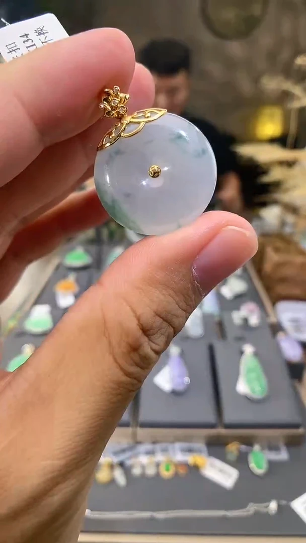 吊坠(不含链)18K金镶嵌翡翠平安扣