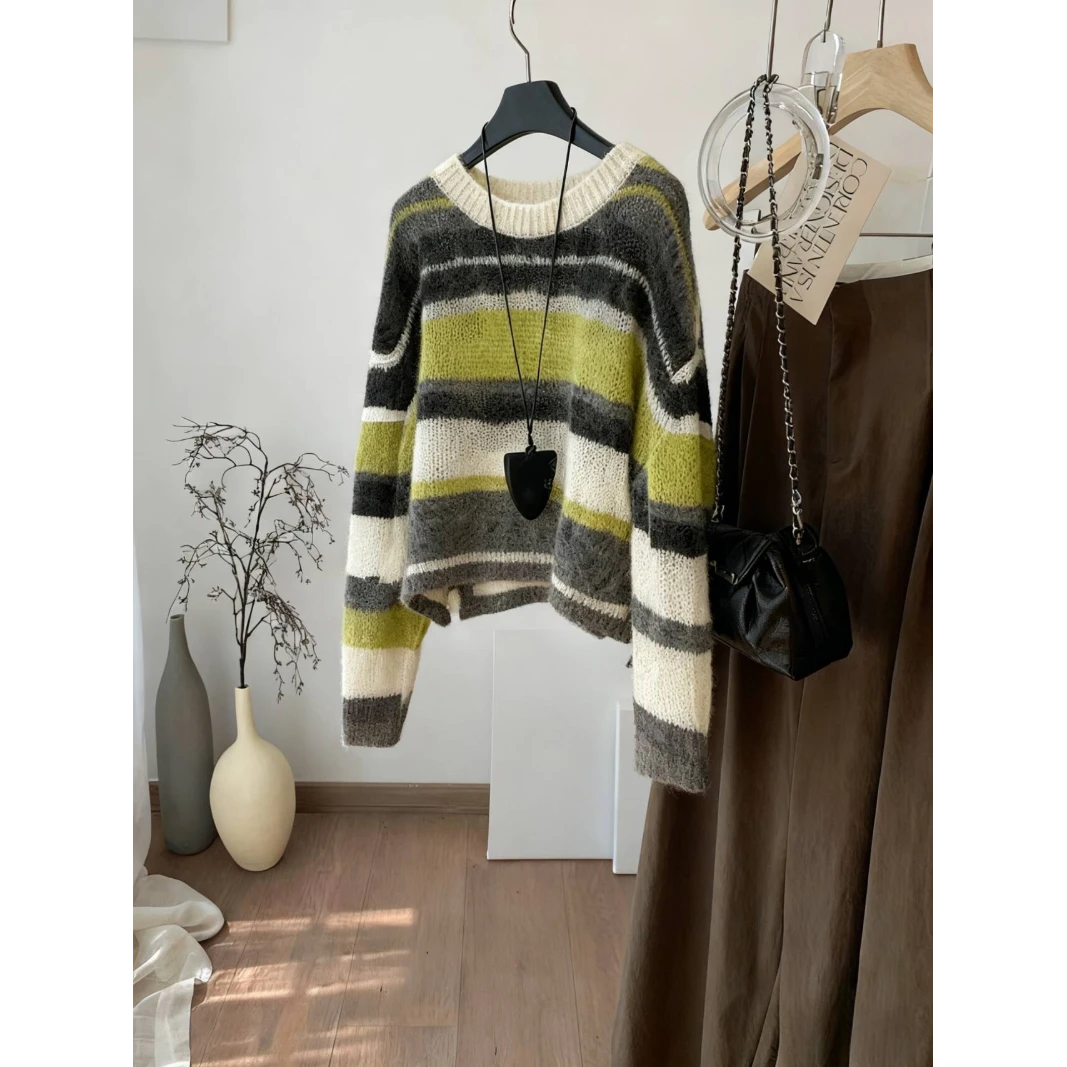 被惊艳到了！巨漂亮！圆领撞色条纹针织衫女新款长袖休闲风保暖毛衣