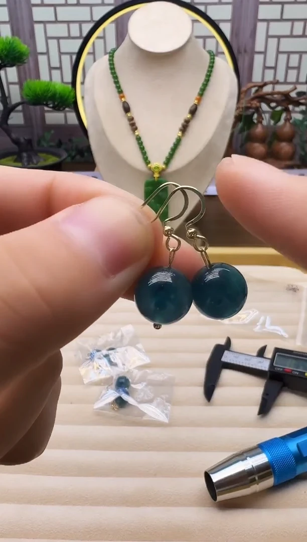 14K金镶嵌翡翠耳饰E98