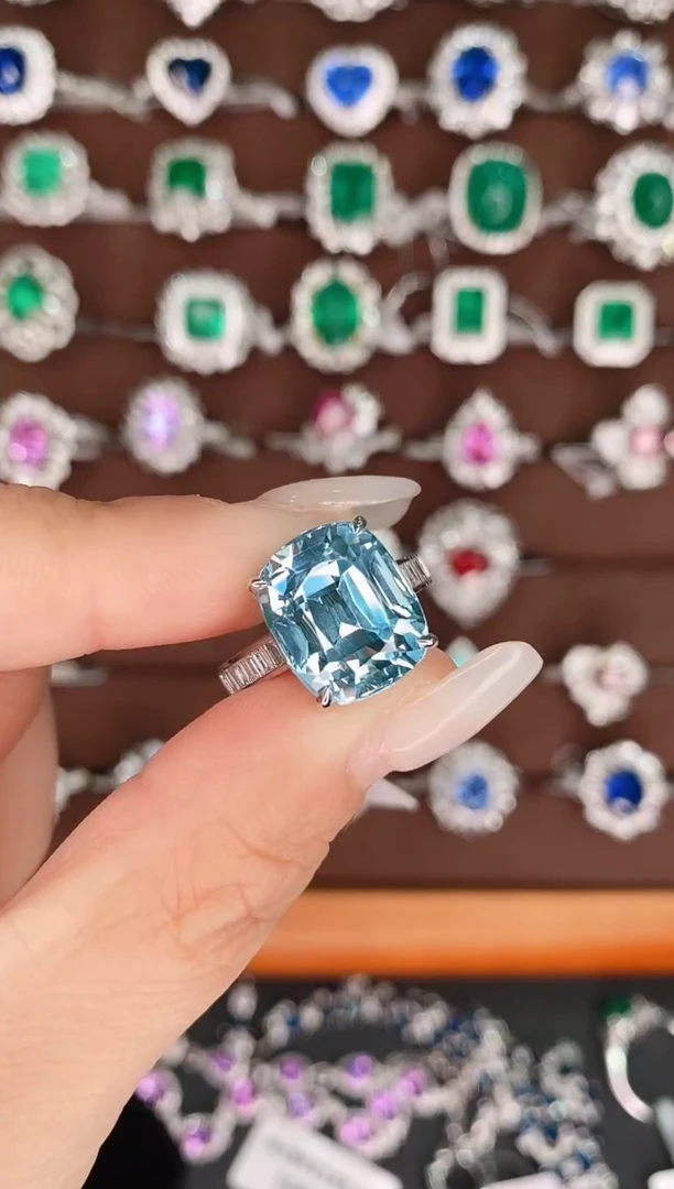 【闪购商品】海蓝宝石戒指18K金镶嵌8.75克拉