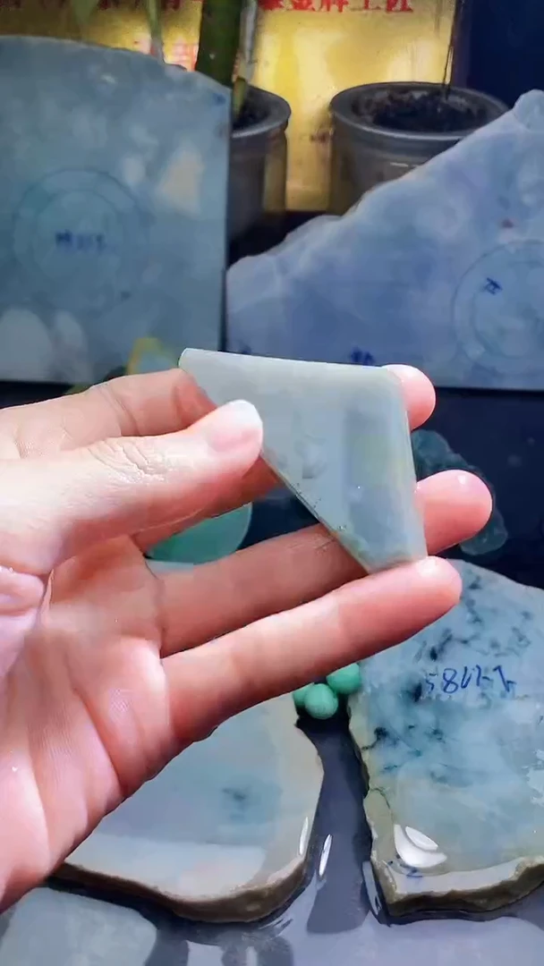 未镶嵌挂件翡翠小雨268