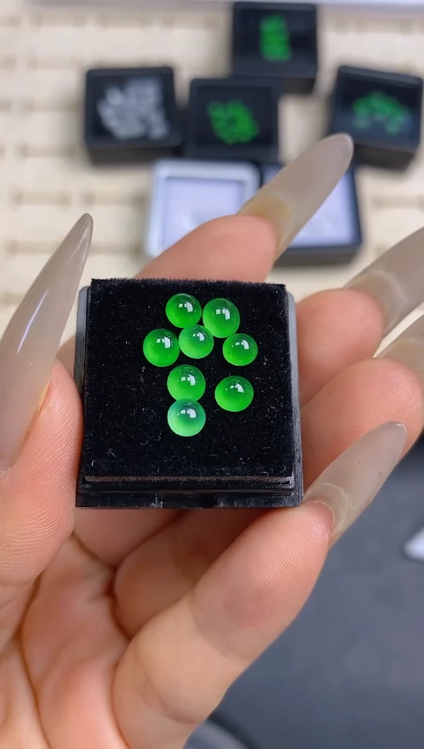 定制翡翠未镶嵌天然翡翠蛋面25