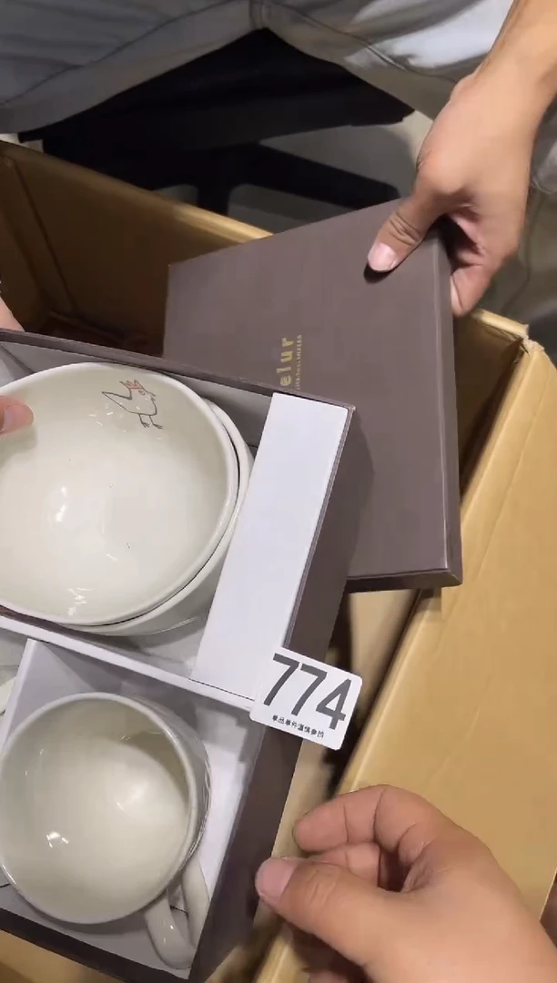 瓷片小*鸭774......
