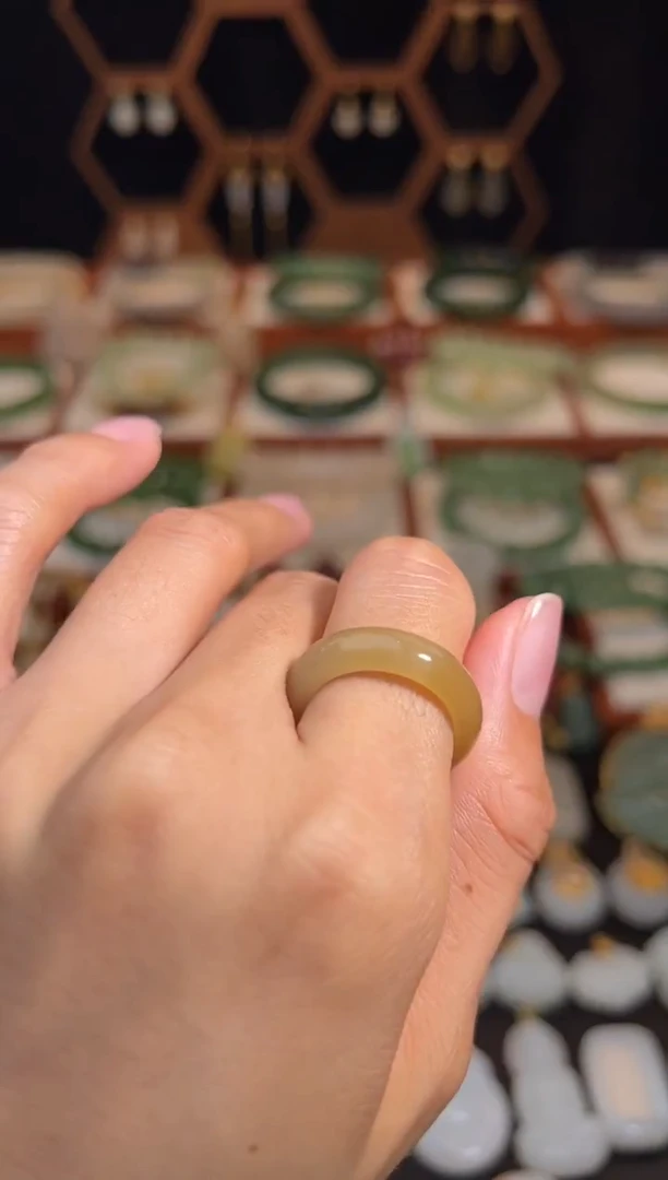 未镶嵌戒指和田玉1314 包容放漏