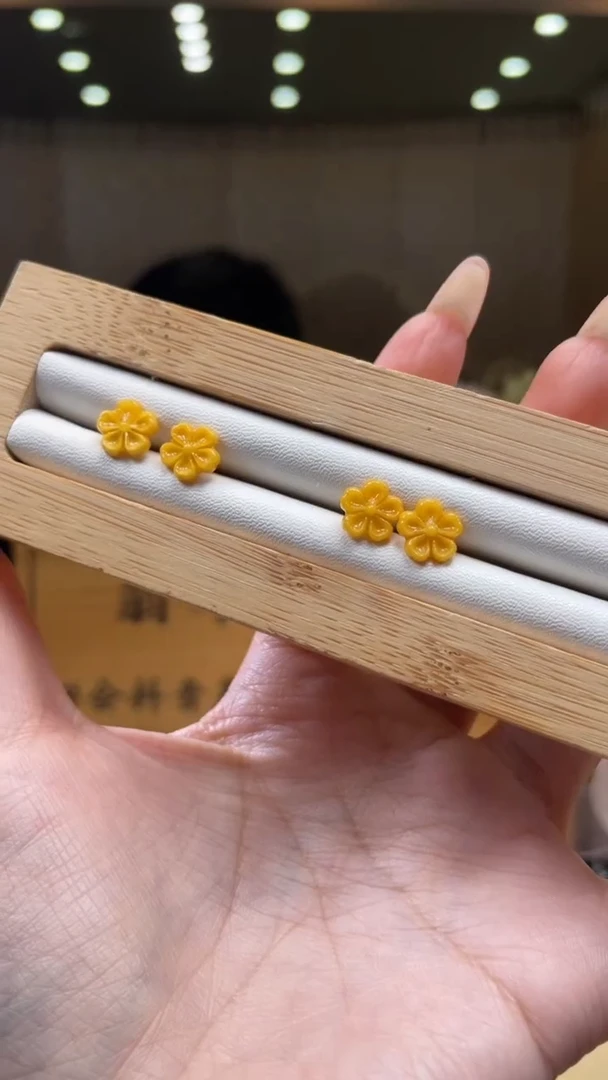 未镶嵌颈饰蜜蜡多样性发货 (只发一对) *A24