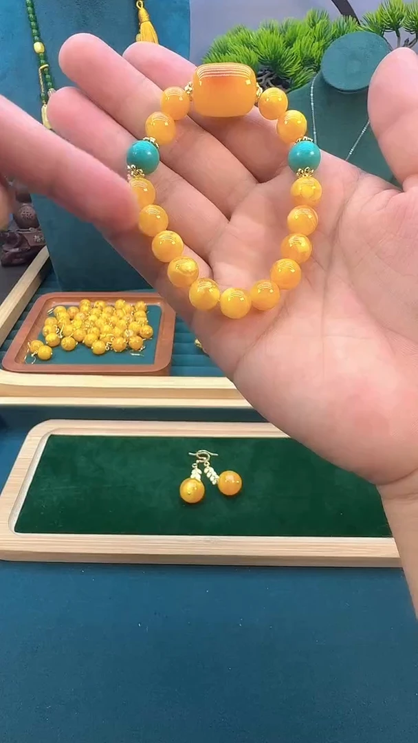 14K金镶嵌蜜蜡手链S366