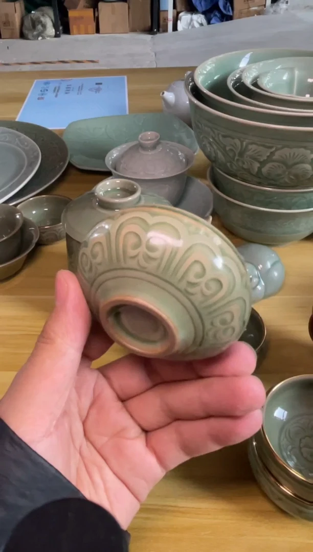 瑕疵「俯」内外双刻莲瓣金钵1只