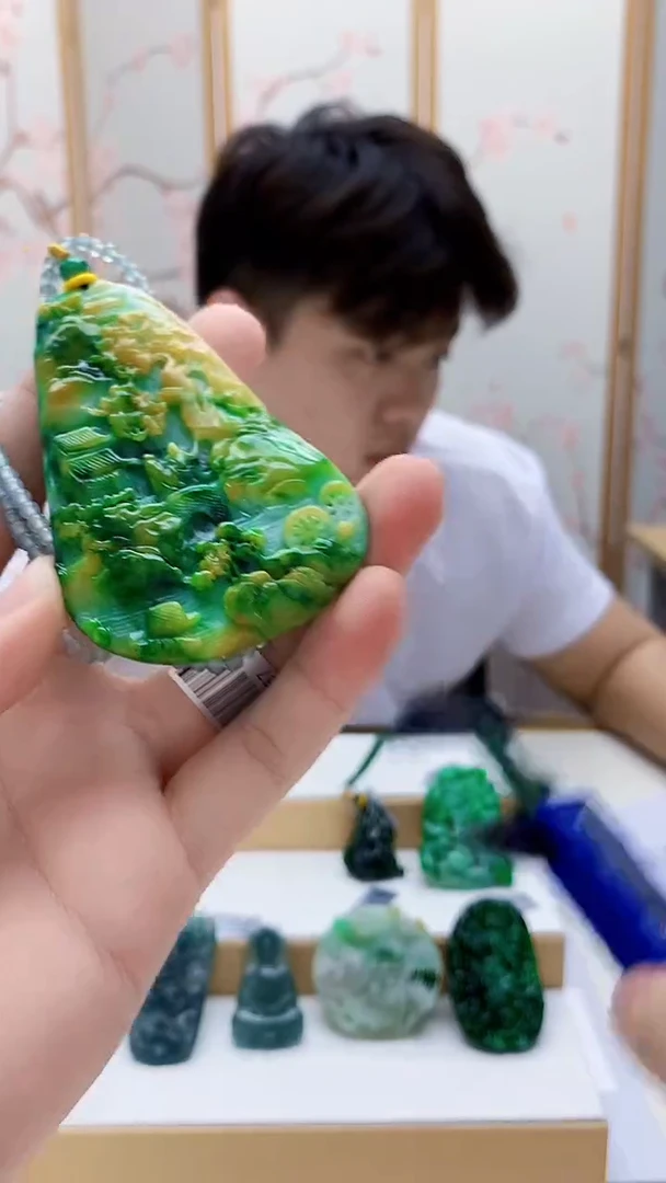 未镶嵌定制翡翠5145bb-毛货挂件27赠珠链