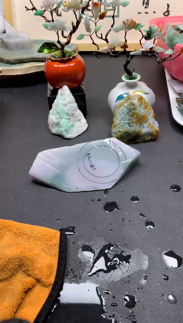 【闪购商品】翡翠颈饰未镶嵌天然翡翠A货