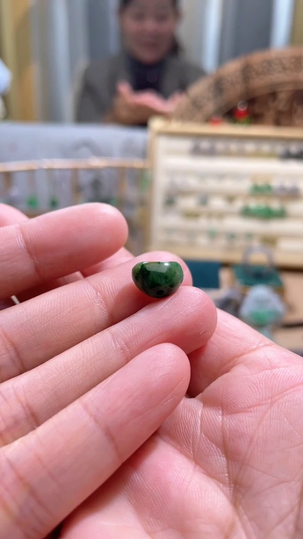 【闪购商品】翡翠颈饰未镶嵌元宝
