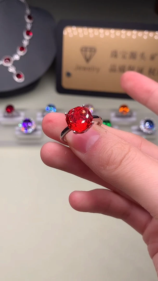 银S925镶嵌戒指托帕石·······