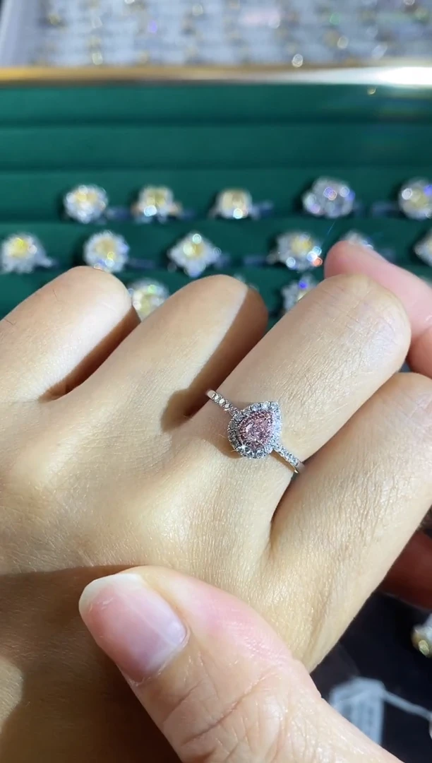 18K金镶嵌戒指钻石222