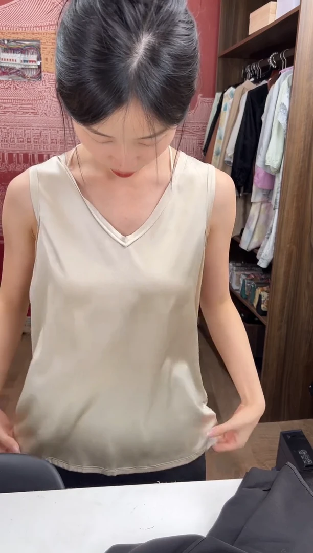 刺绣M桑蚕丝背心 56SD5875