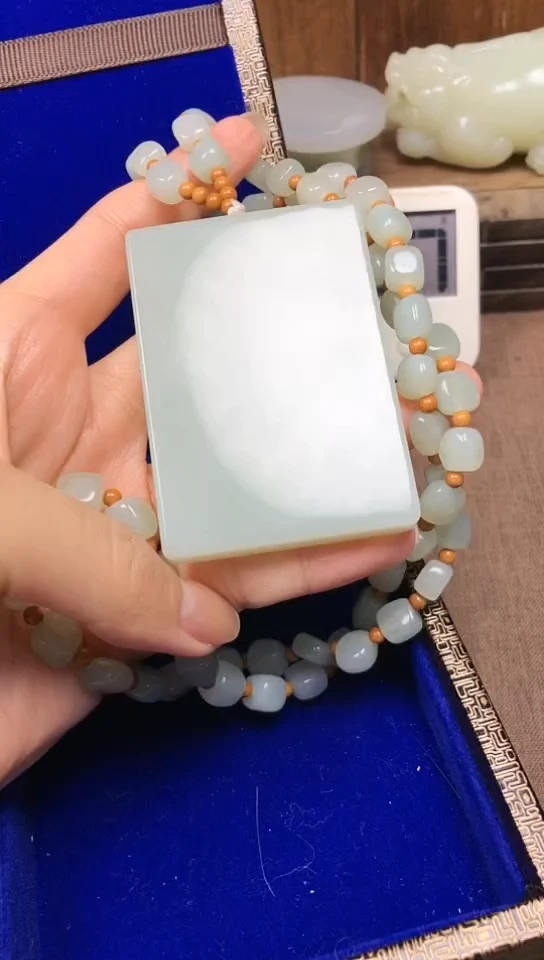 颈饰未镶嵌和田玉湖**江湖南